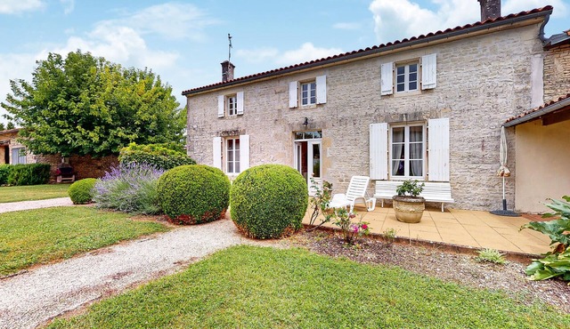 3 bedroom pet friendly home in Ligné