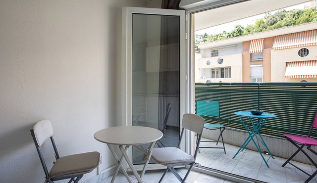 Air-conditioned studio district Bornala