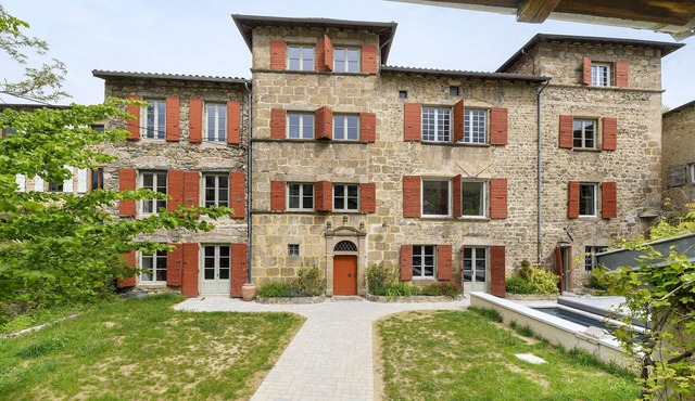 An Exceptional Historic Home to Create Unforgettable Family Memories