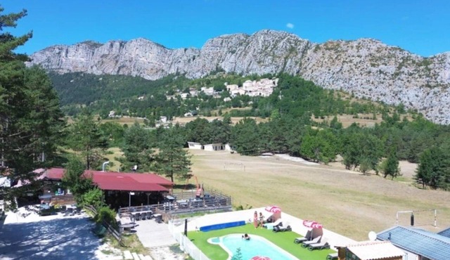Camping 2 étoiles - Piscine - ccbgdcb