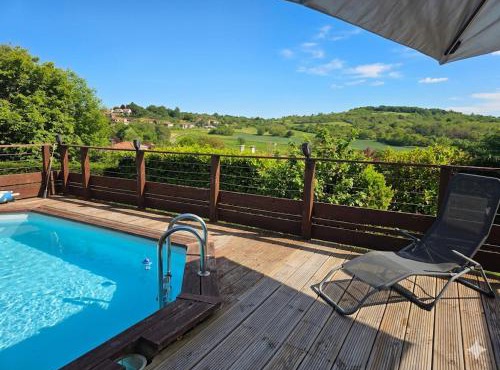 Châtel-guyon : Appart cosy avec place de parking et piscine près des thermes