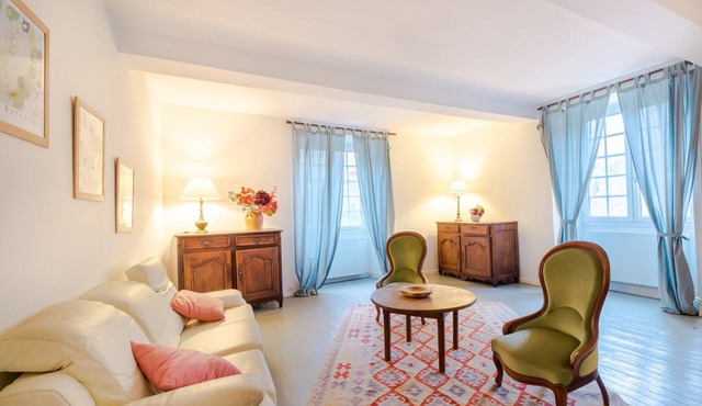 Charm and Elegance Apartment in Bourdeilles