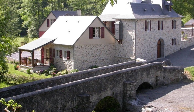 CHARMING *** COTTAGE IN UPPER BEARN IN PIEMONT PYRENEEN - 1 to 4 PEOPLE