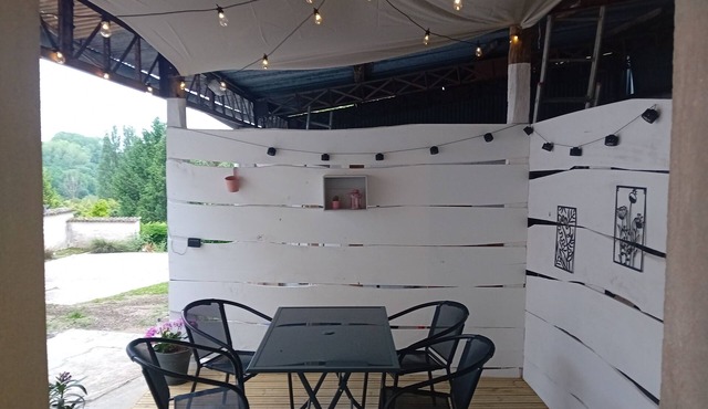 Charming renovated studio in quiet location with terrace near Futuroscope