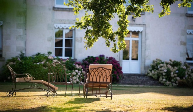 Domaine De La Briouse - 9-person house with terrace, private garden, and playroom in Sanxay