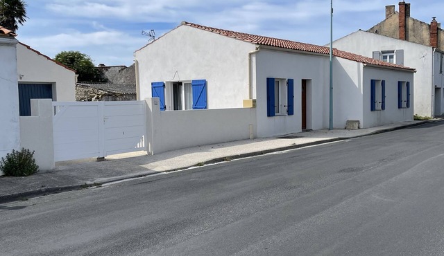 Family home 2.5km from the beach