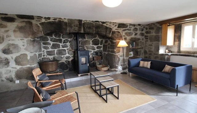 Gite Lugarde, 3 bedrooms, 6 persons