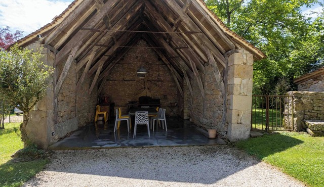 Gite with swimming pool le Bervic