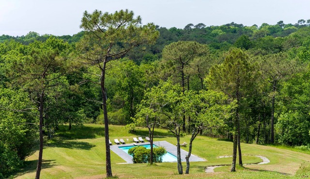 Holiday Home 'Espace, Luxe, Calme Et Nature' with Mountain View and Air Conditioning