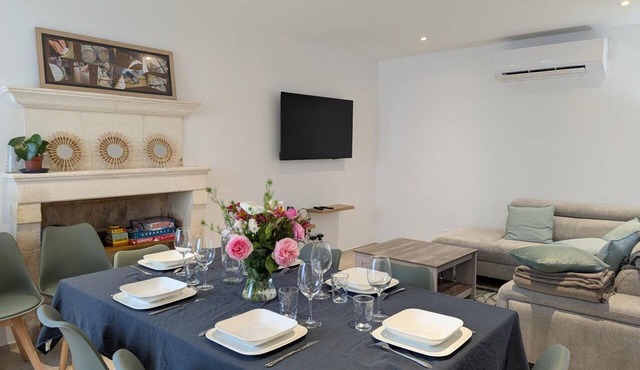 House with AC in the heart of the village - 6 guests