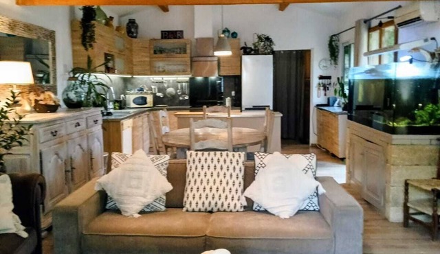 Le cocon provençal, gîte with private jacuzzi