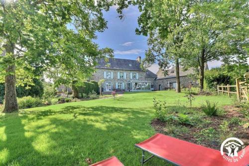 Le Jardin de Quercus B&B in Bazouges-la-Pérouse
