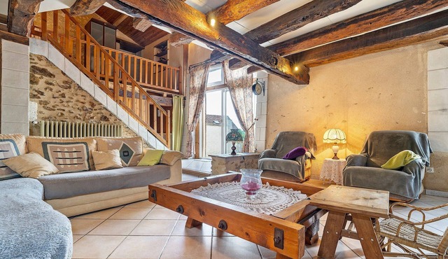 Le Séchoir d'Alice: Holiday Home with Private Terrace, Garden & Wi-Fi