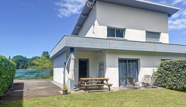 Messanges, 2-BR terraced house in a quiet area