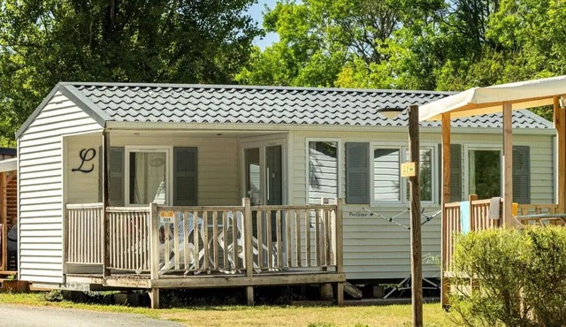 Mobile Home | Classic | 1 Bedroom | 2 people | Small patio | A/C | TV
