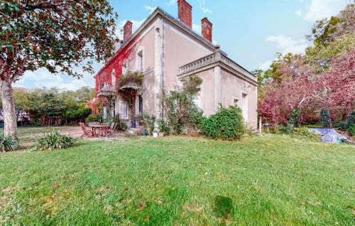 Pet Friendly Home In Chabris With Wifi