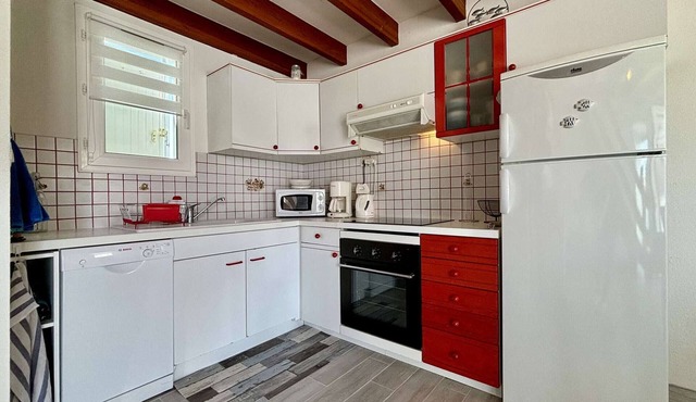 Renovated House Near Beach in Saint-Pierre-d'Oléron – 6 Sleeps, Terrace, Parking