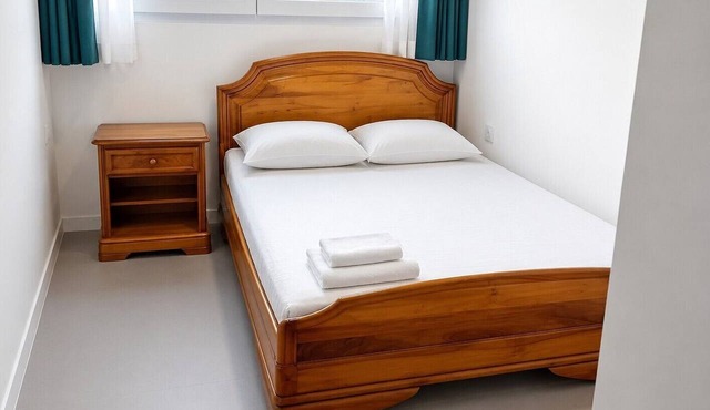 Room 6 with Shared Terrace 10 Minutes from the Sea