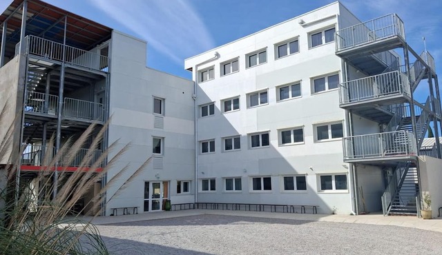 Room with Shared Terrace and Wi-Fi 10 Minutes from the Sea