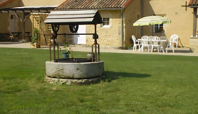 Set of Holiday Homes - Swallows and Poultry