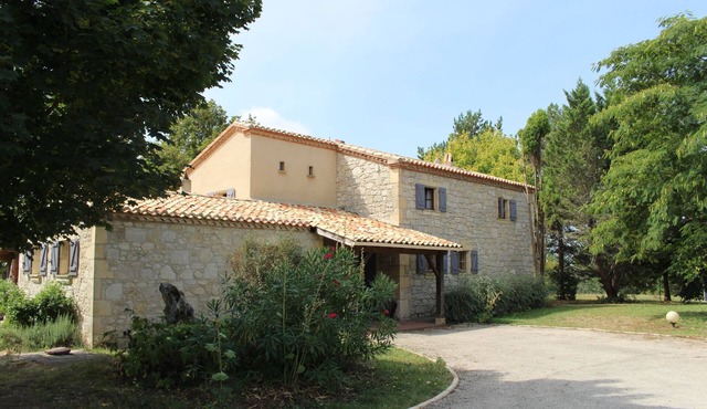 SPECIAL OFFER - Property in Quercy with a private pool and tennis court