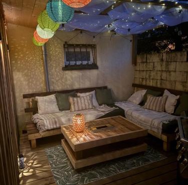 Studio chaleureux, massage, terrasse privé, barbecue et balneo