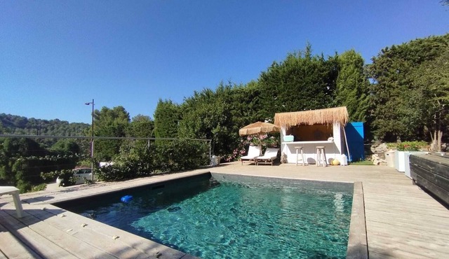 Villa au Calme Avec Piscine et Jardin