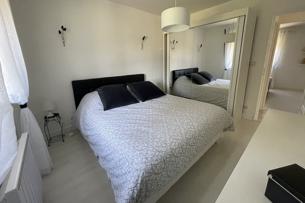 Photo of Bedroom in Quinsac