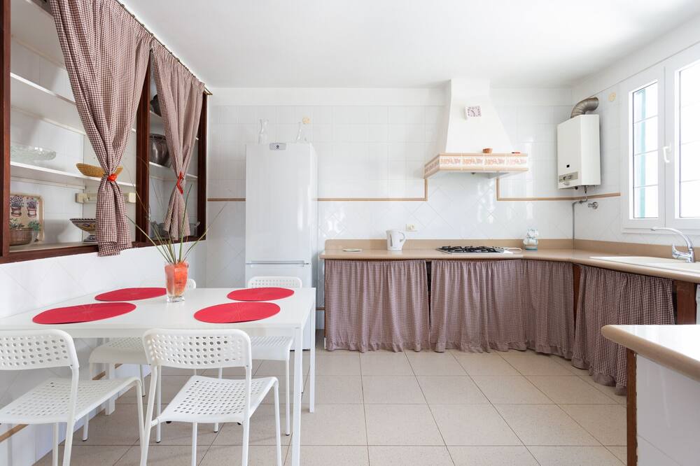 Photo of Others in Abades