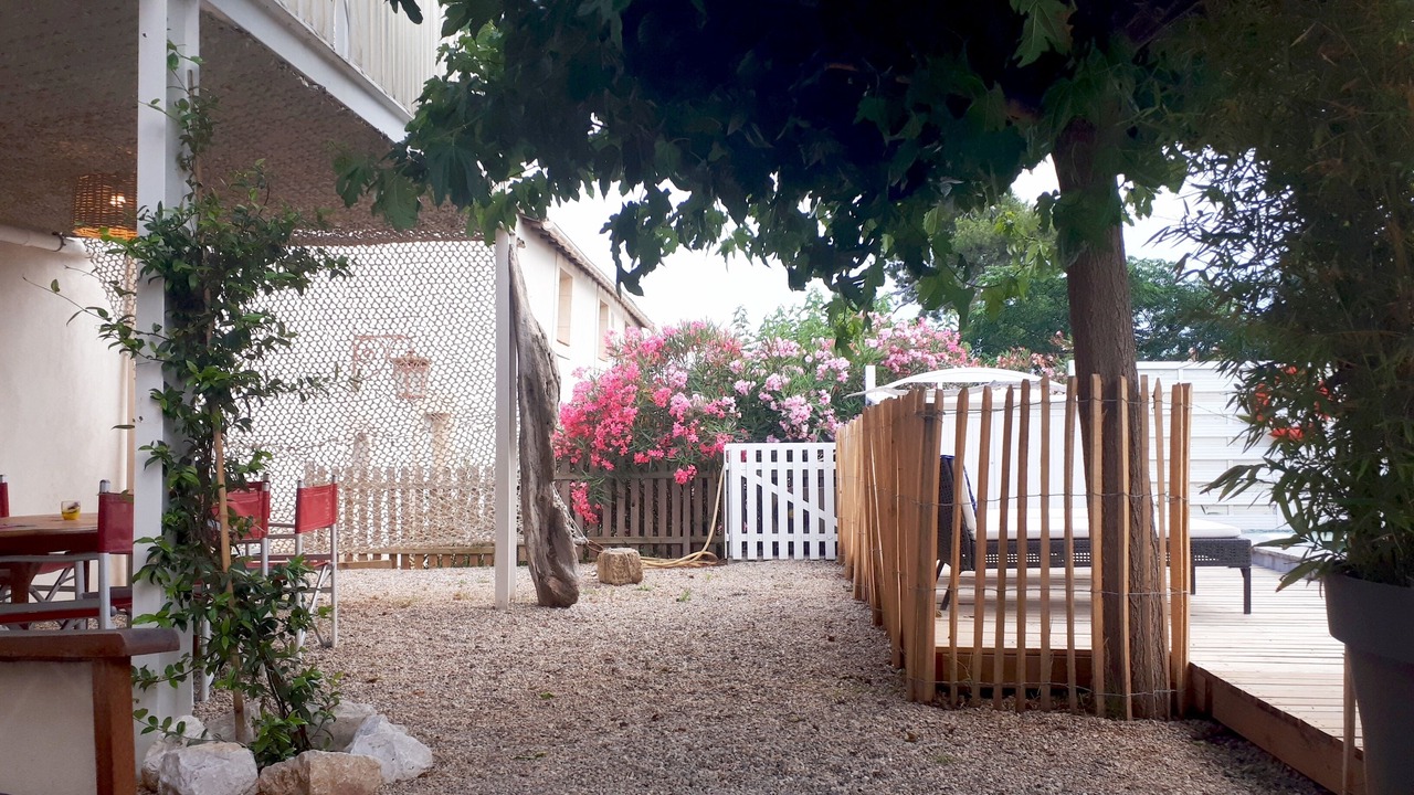Photo of Outdoor in Bessan