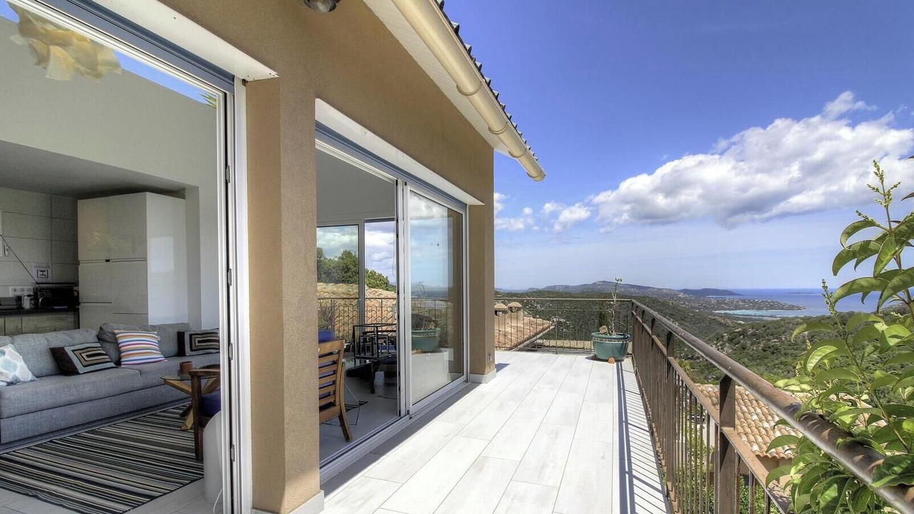 Photo of Patio Balcony in Pietra Long Salvini