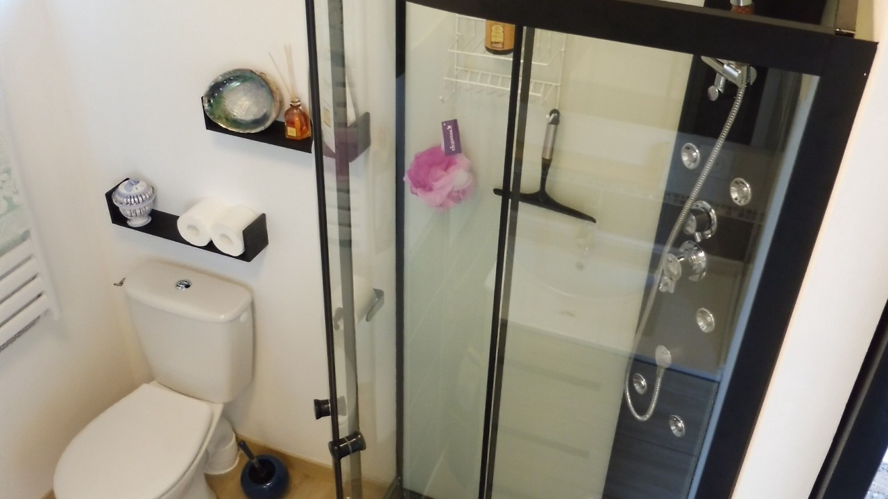 Photo of Bathroom in Les Mees