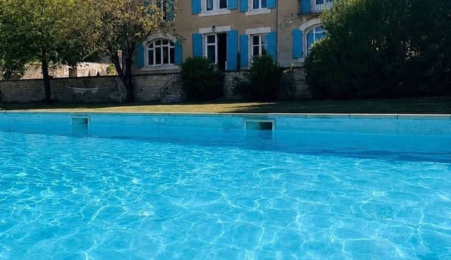 Large newly refurbished bourgeoise Manor House.