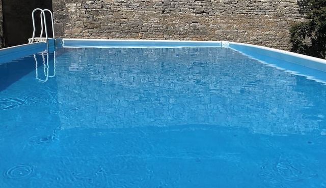 Vacation Rental Between Lot and Aveyron with a Pool